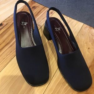New Women’s Lifestride shoes navy